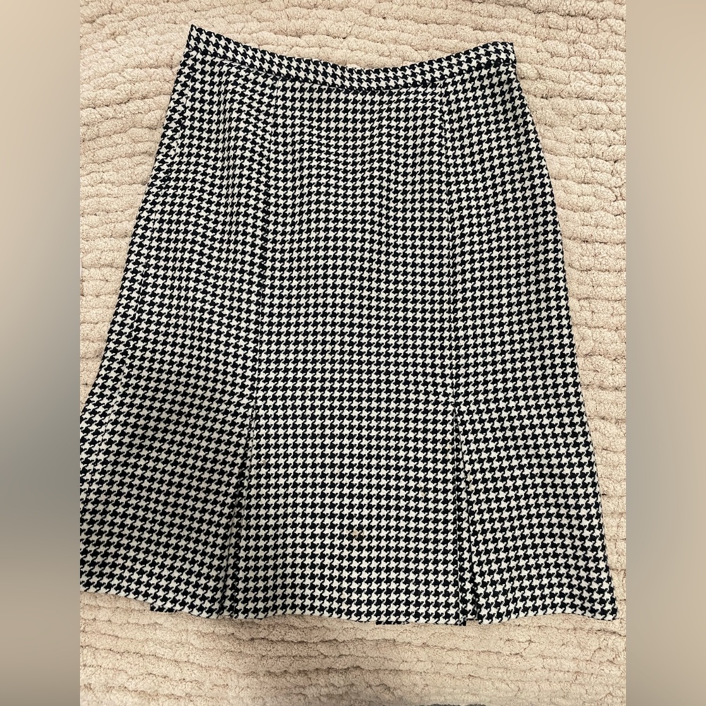 Eddie Bauer Black and White Midi A-Line Skirt